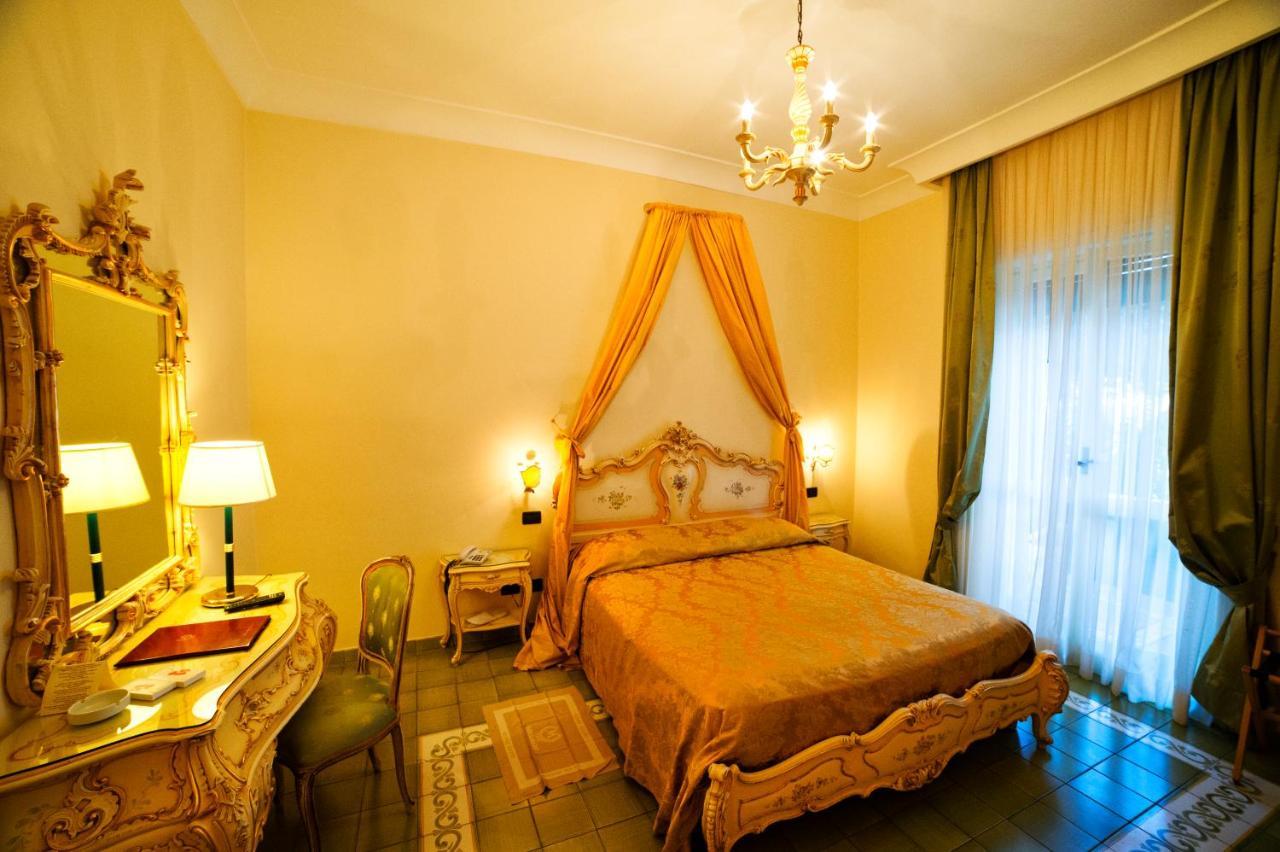 Grande Albergo Miramare Formia Exterior foto
